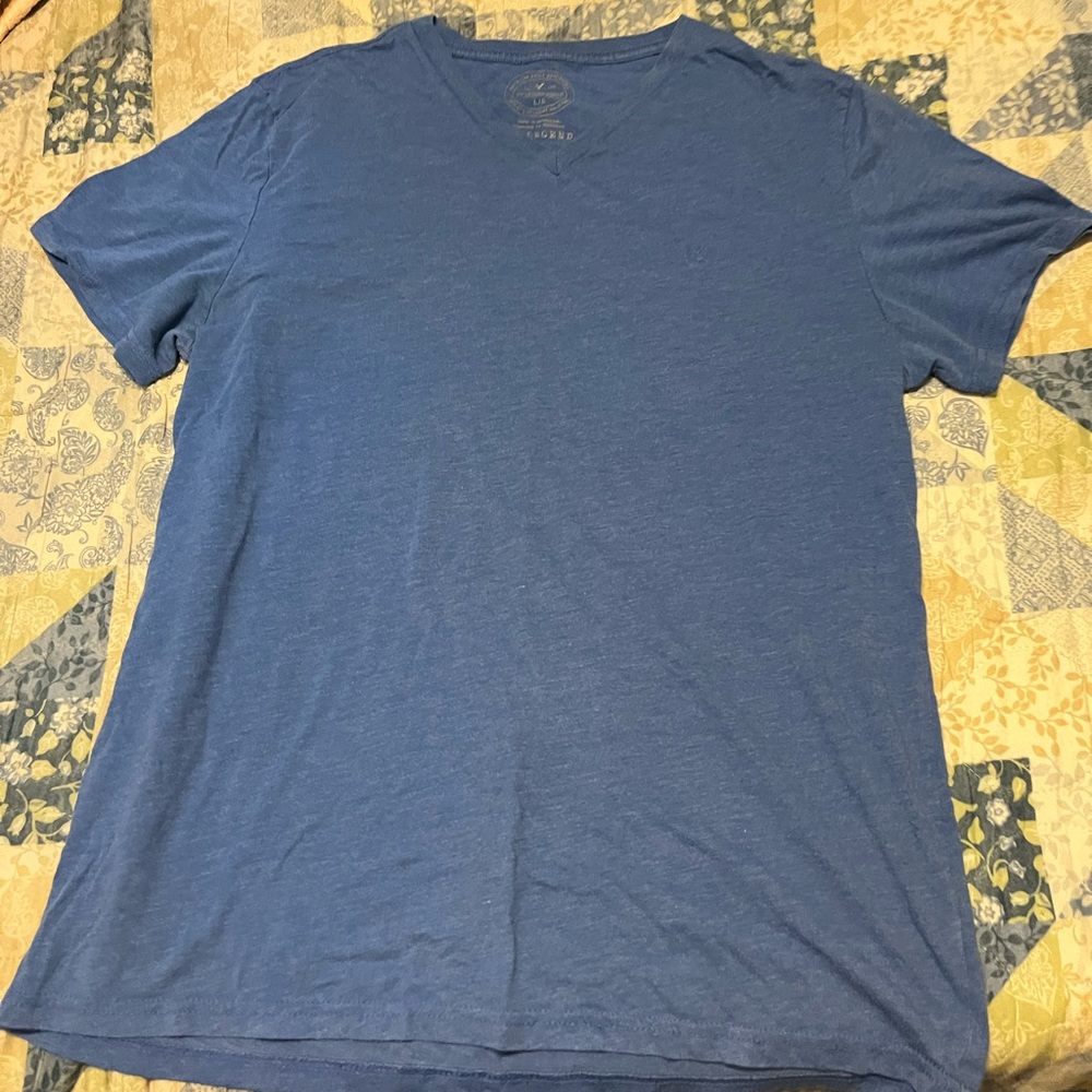 AE V-Neck Tee